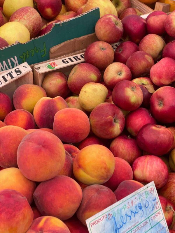 Koop seizoensgroenten en fruit