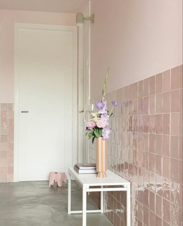 grijze vloer met roze combineren