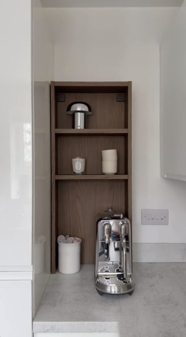 koffiehoekje op aanrecht met IKEA kastje hack