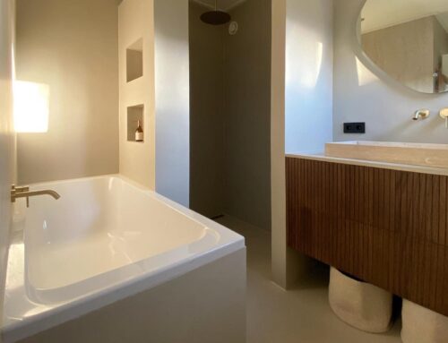 Trend alert: beton ciré over tegels in de badkamer