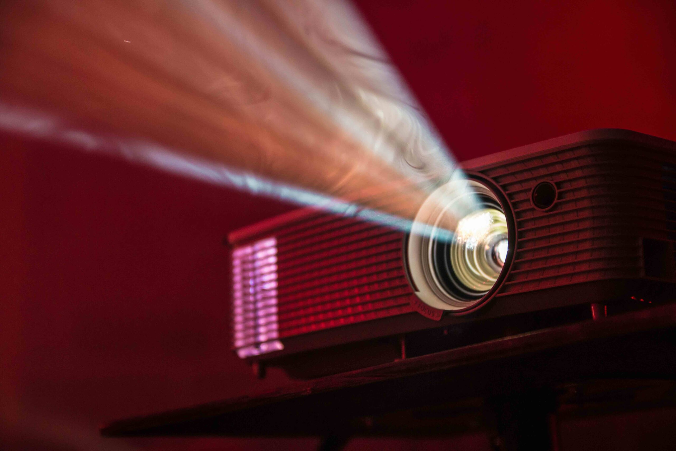 Met een beamer tv kijken? Dit moet je weten