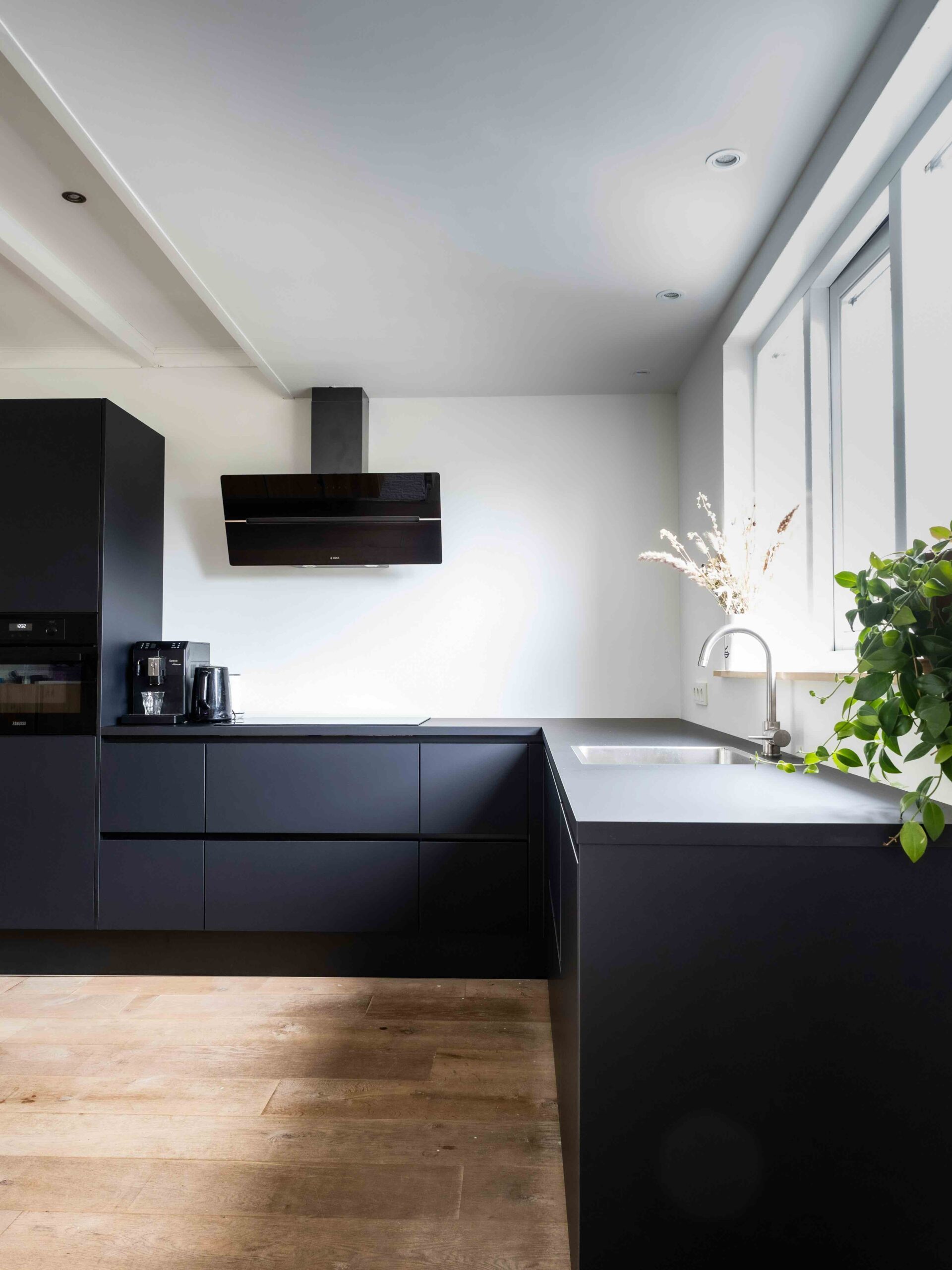 Mat zwarte keuken schoonmaken? Deze tips helpen